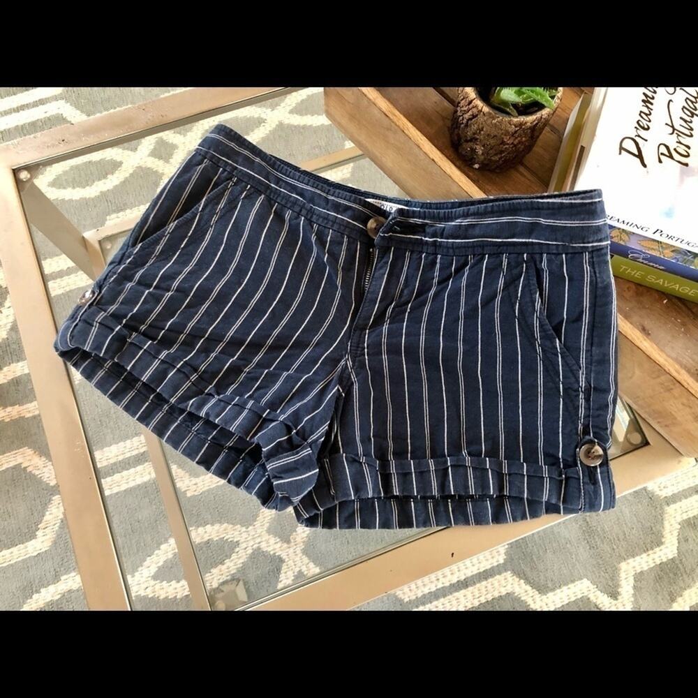 Old Navy Blue White Stripe Chambray Shorts Size 1 Mid-Rise Summer